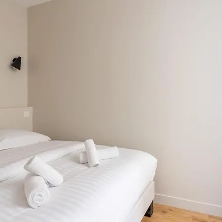 Modern And Elegant 1bd Near Montmartre شقة *